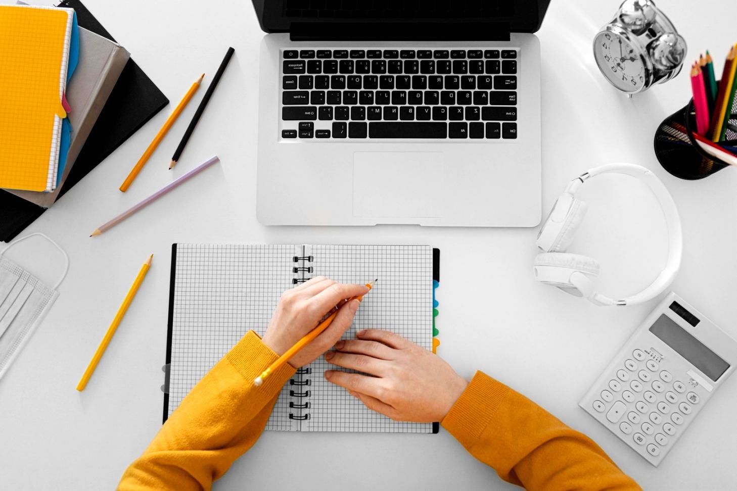 Professional learning environment with modern business setting